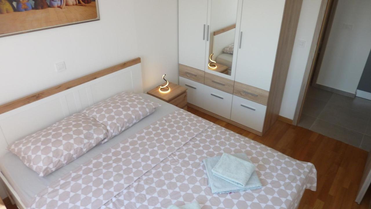 Apartment Jere With Private Parking Zadar Exterior foto