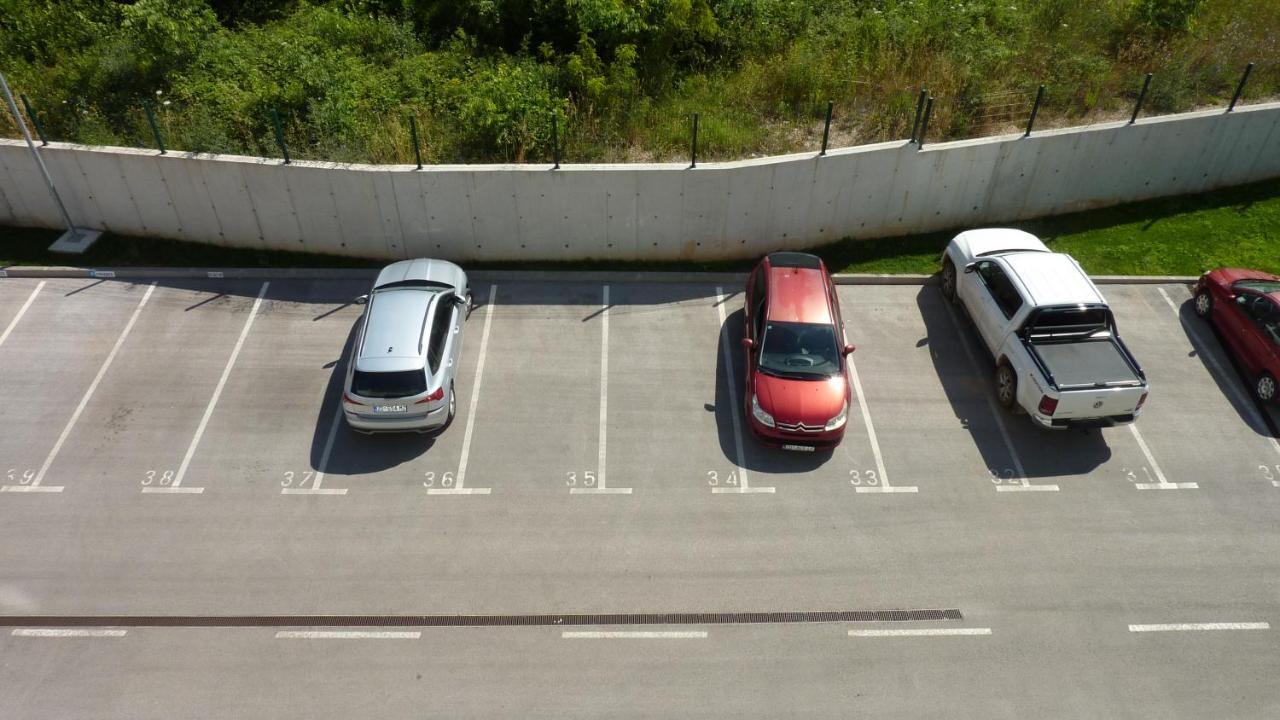 Apartment Jere With Private Parking Zadar Exterior foto